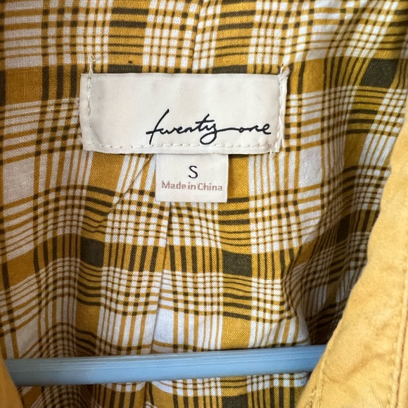 Jacket 🧥 - Picture 6 of 7